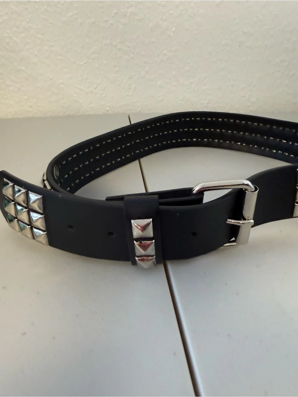 Hot Topic Black Silver Pyramid Studded Belt Size 28 Punk Emo Goth Y2K